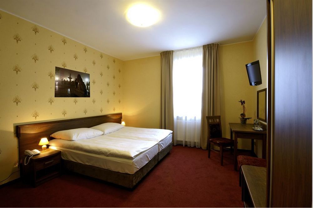 Chopin Hotel Pruszcz Gdański Buitenkant foto
