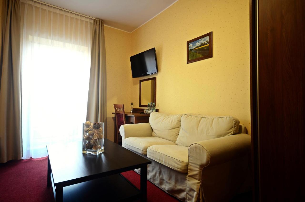 Chopin Hotel Pruszcz Gdański Buitenkant foto