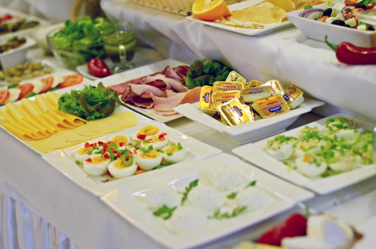 Chopin Hotel Pruszcz Gdański Buitenkant foto